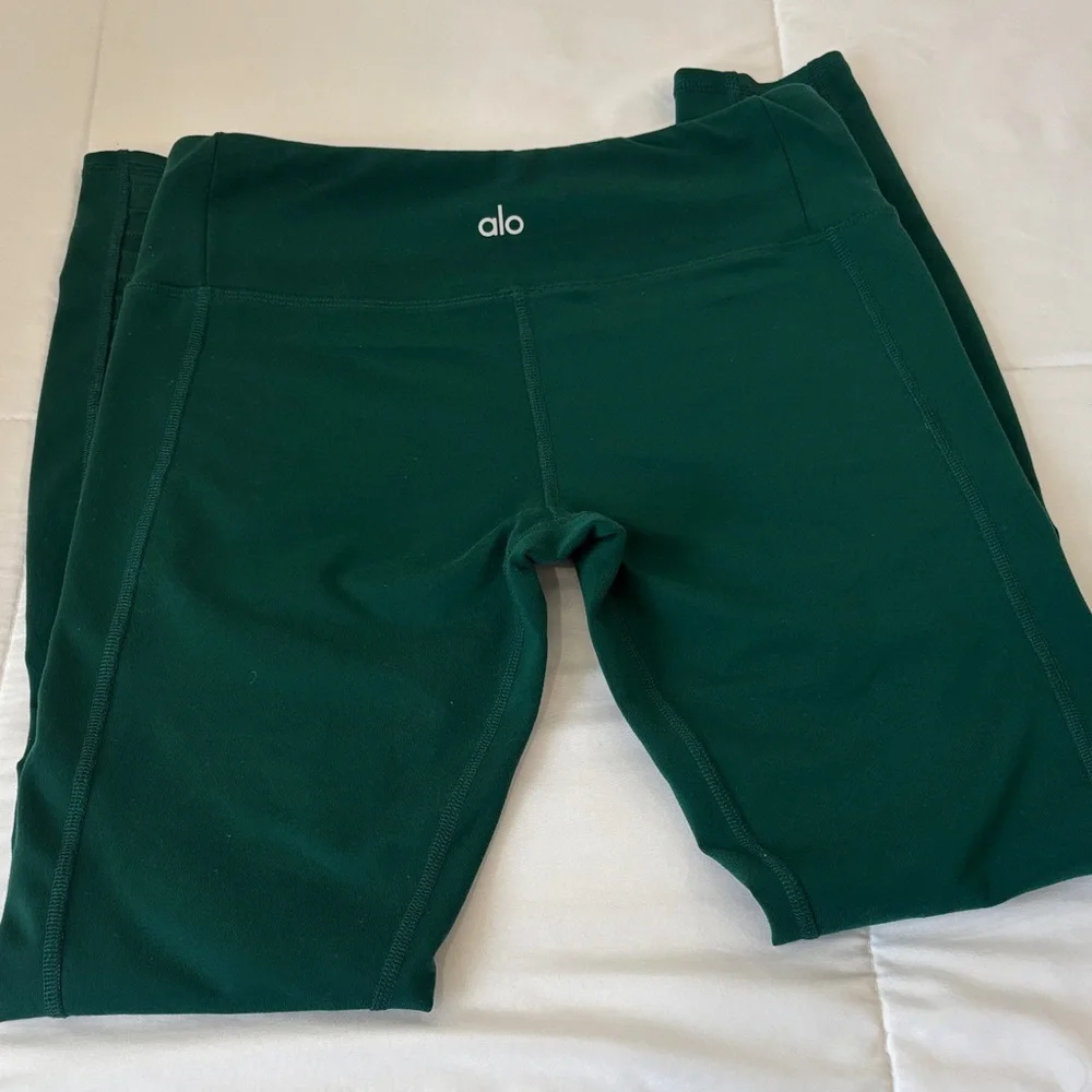 ALO Yoga Green Leggings - Picture 3 of 8